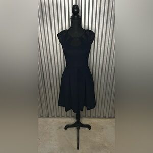 Women’s Betsy Johnson 100% Polyester Blue Illusion Midi Pouf  Sleeveless Dress 6